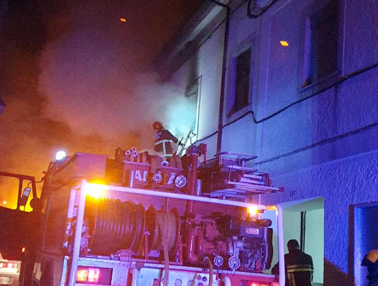 Incêndio destruiu casa de habitação em Avelar