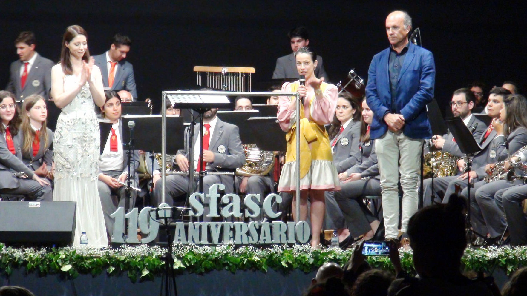 Filarmónica Ansianense de Santa Cecília promoveu concerto inolvidável com Sofia Escobar