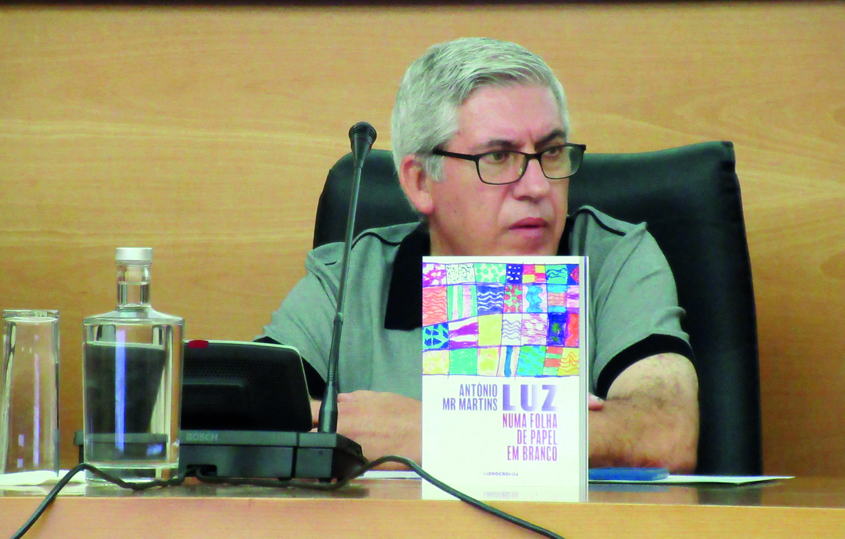 António MR Martins lançou novo livro de poesia